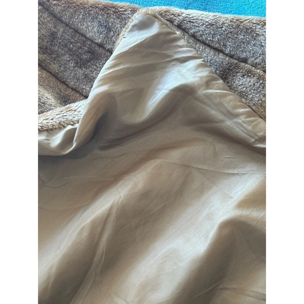 Caramel Brown Ribbed Faux Fur Throw Blanket Plush Channeled Luxury Bedding Decor